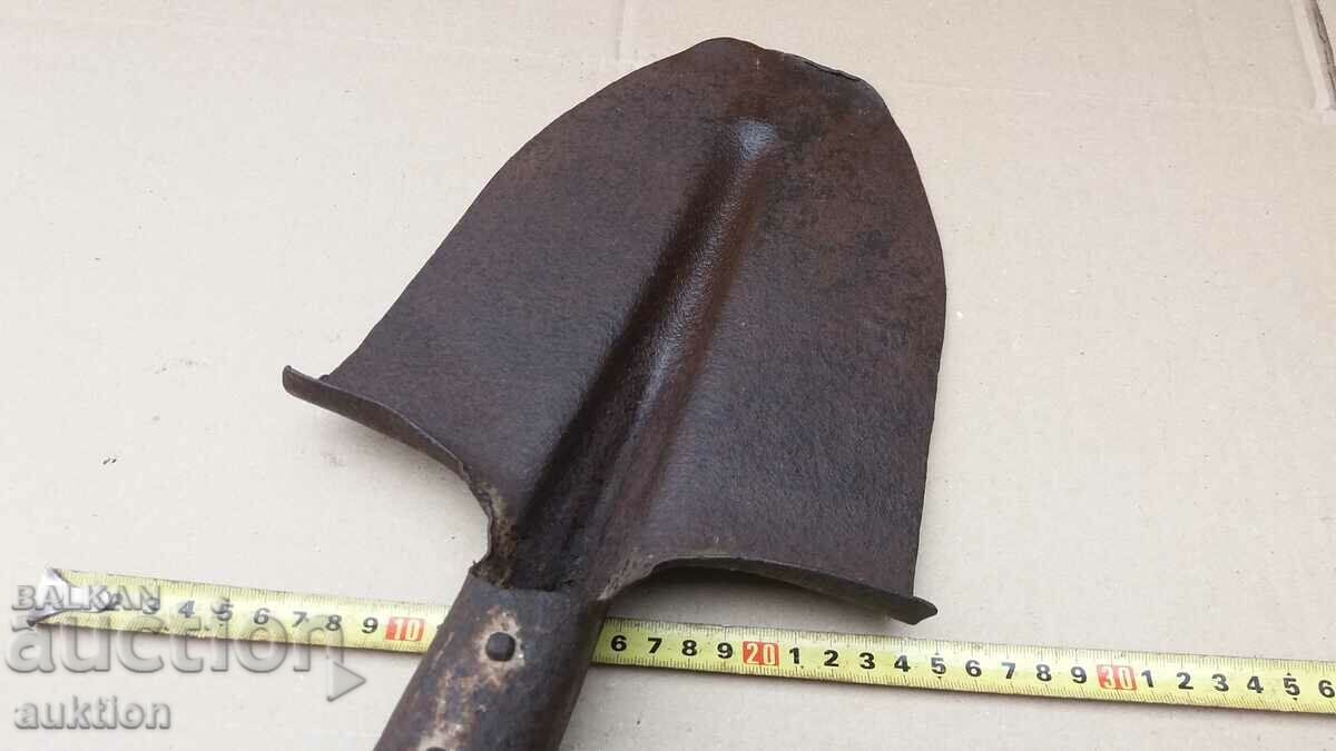 Delivery of OLD MILITARY SMALL SHOVEL WITH MARKINGS Delivery of OLD MILITARY SMALL SHOVEL WITH MARKINGS