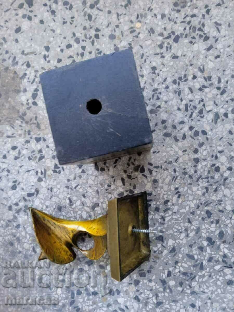 Δημοπρασία Ορειχάλκινο πλαστικό