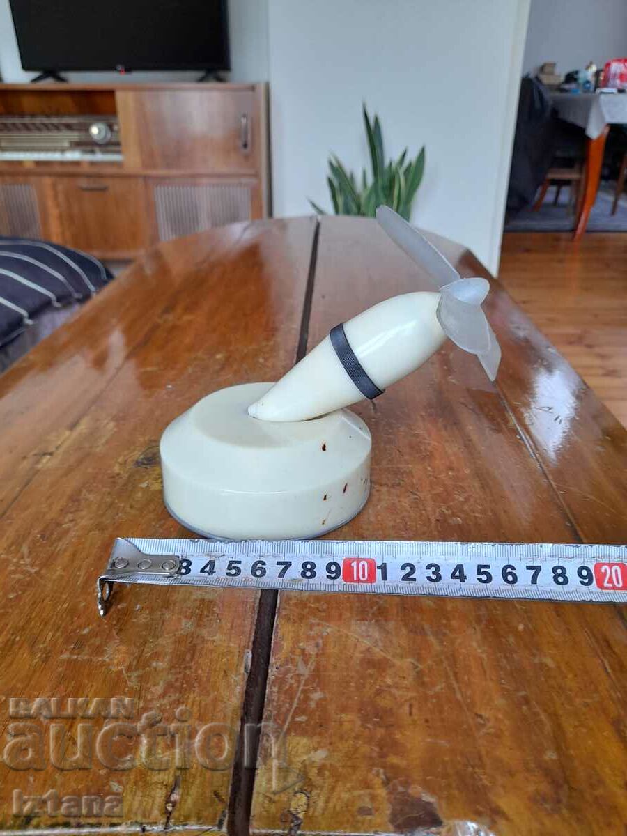 Auction Old fan Auction Old fan