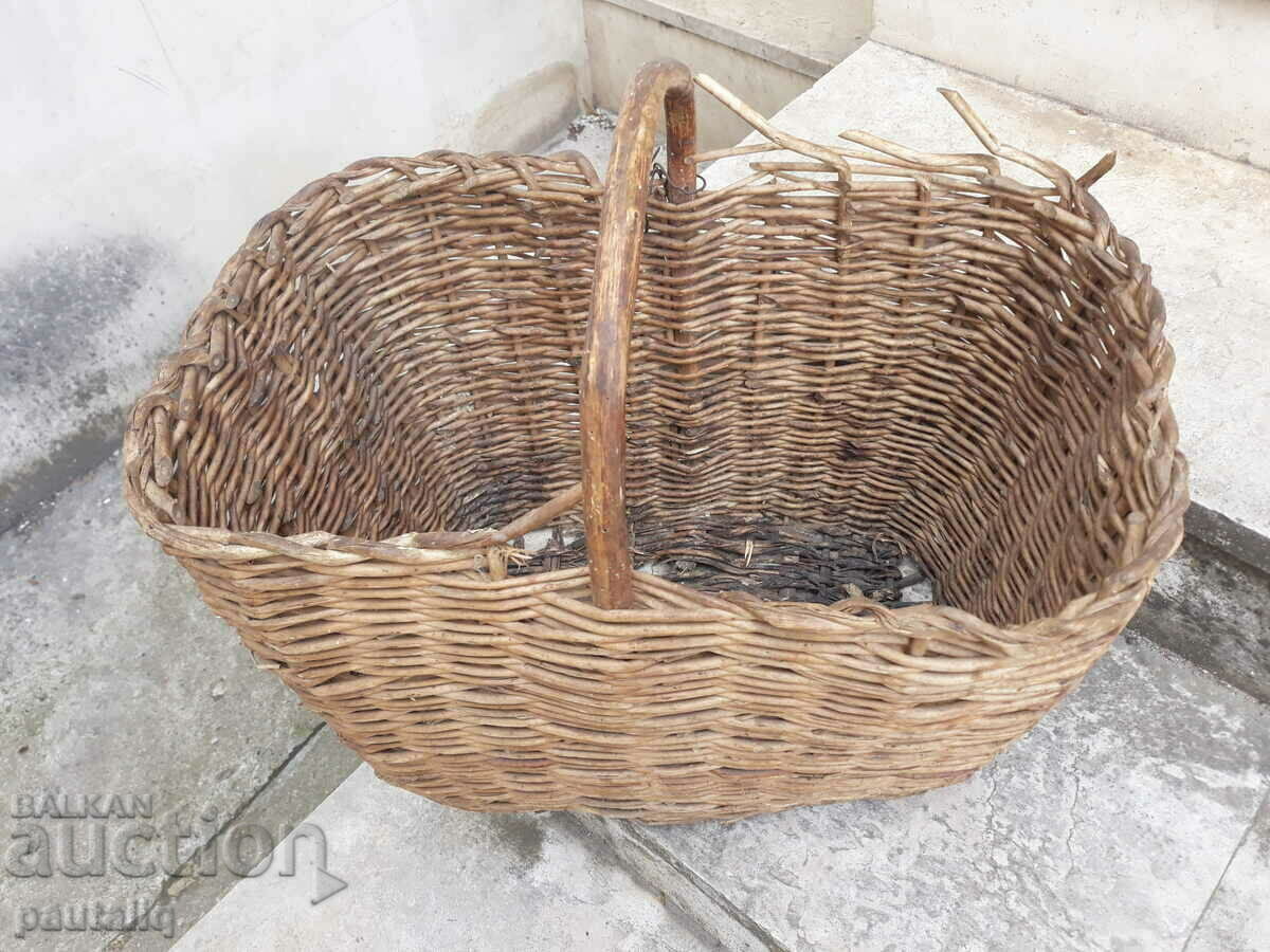 Auction  OLD BASKET