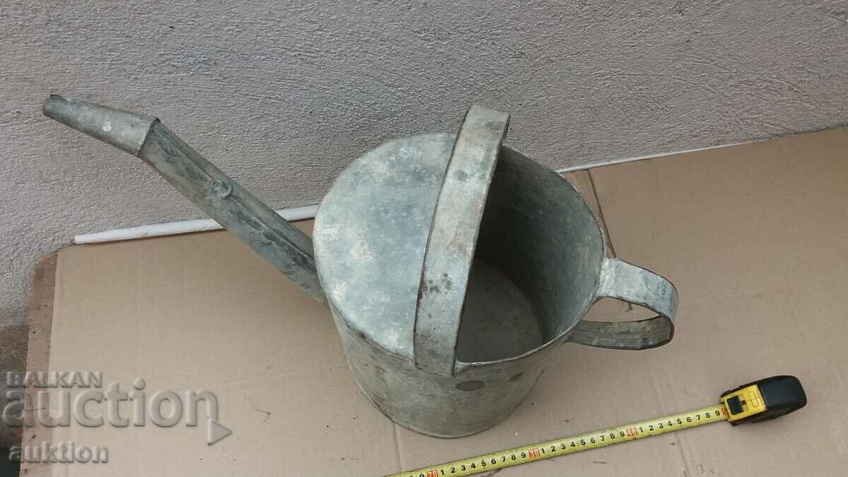 OLD SOLID METAL WATERING MACHINE - 5 OLD SOLID METAL WATERING MACHINE - 5