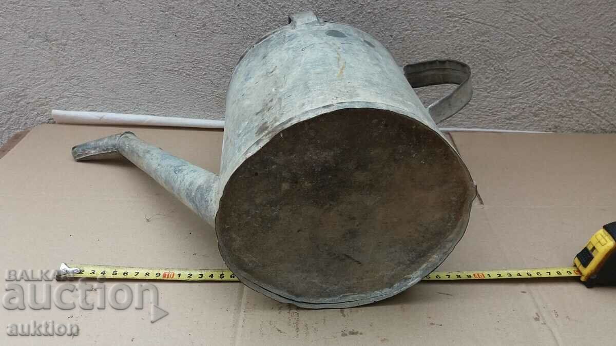OLD SOLID METAL WATERING MACHINE - 7 OLD SOLID METAL WATERING MACHINE - 7