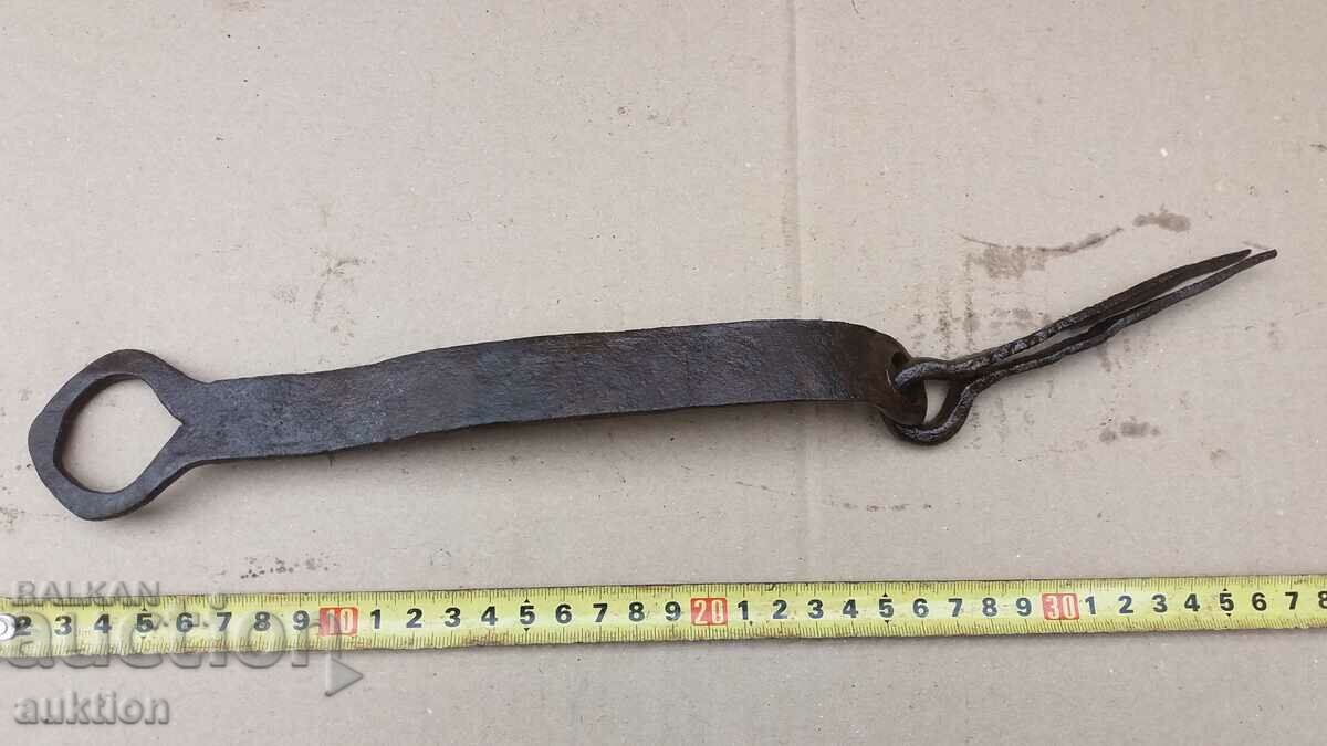 Auction WROUGHT RENAISSANCE MANDALA, LOCK Auction WROUGHT RENAISSANCE MANDALA, LOCK