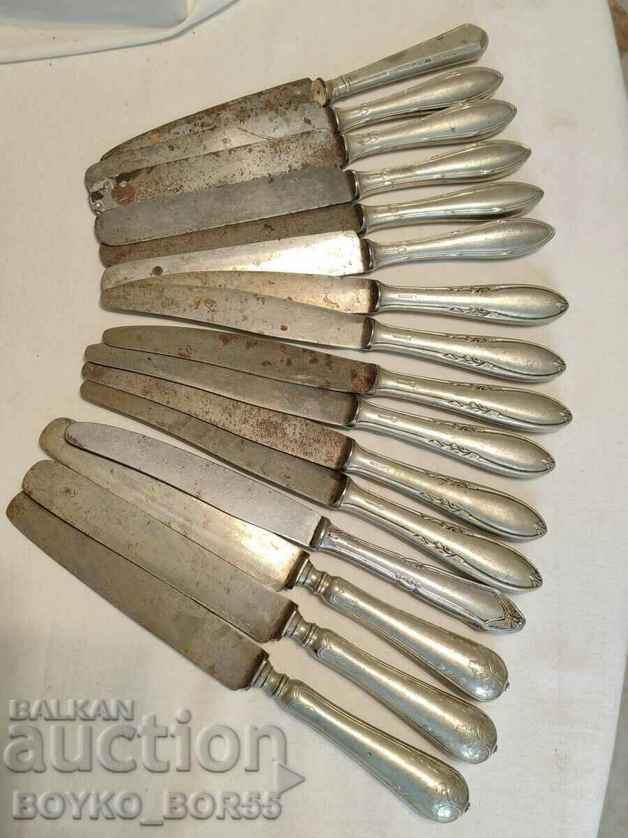 Șaisprezece cuțite imperiale antice pentru tacâmuri
