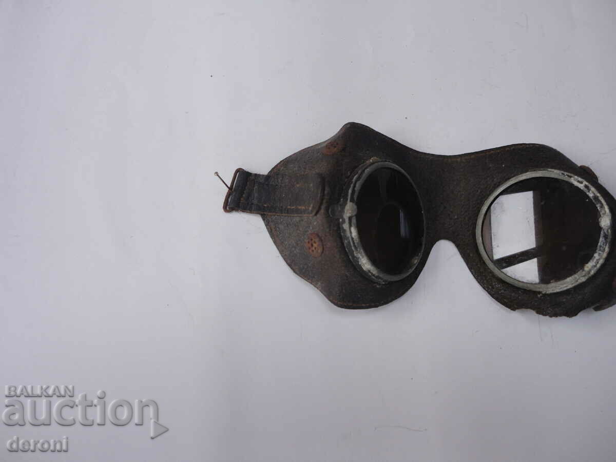 Delivery of WW2 German Moto Pilot Glasses Delivery of WW2 German Moto Pilot Glasses