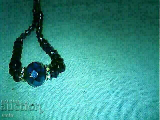 Delivery of beautiful necklace with crystal Delivery of beautiful necklace with crystal