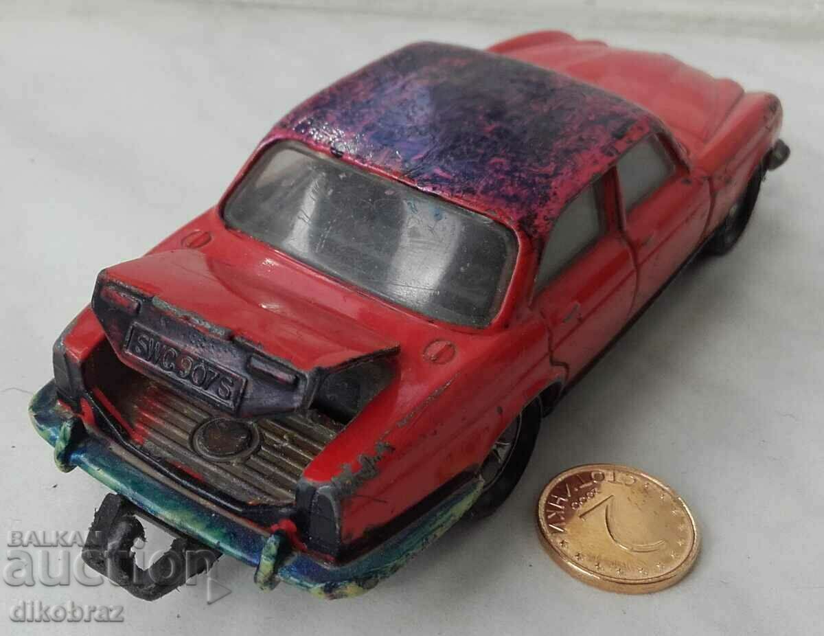 Jaguar / Jaguar XJ 12 - Matchbox Bulgaria 1978 with price 59.90 BGN | € 30.63 Jaguar / Jaguar XJ 12 - Matchbox Bulgaria 1978 with price 59.90 BGN | € 30.63