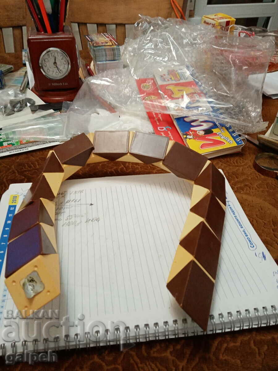 Auction SNAKE PUZZLE Auction SNAKE PUZZLE