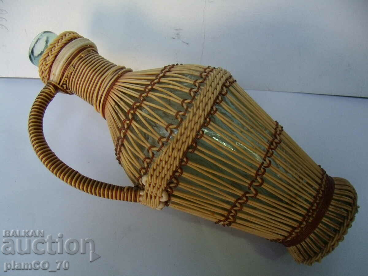 Livrarea #*6874 sticla veche din sticla impletita Livrarea #*6874 sticla veche din sticla impletita