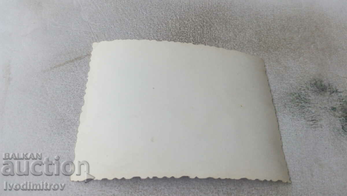 Φωτογραφία Δύο γυναίκες στην παραλία με τιμή 1.65 BGN | € 0.84 Φωτογραφία Δύο γυναίκες στην παραλία με τιμή 1.65 BGN | € 0.84