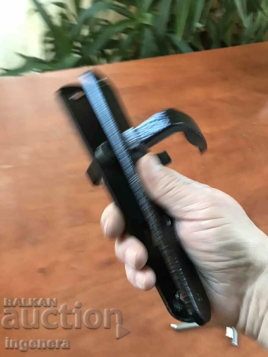 Auction  LOCKS AND SHIELDS NEW, HANDLES 7 CM