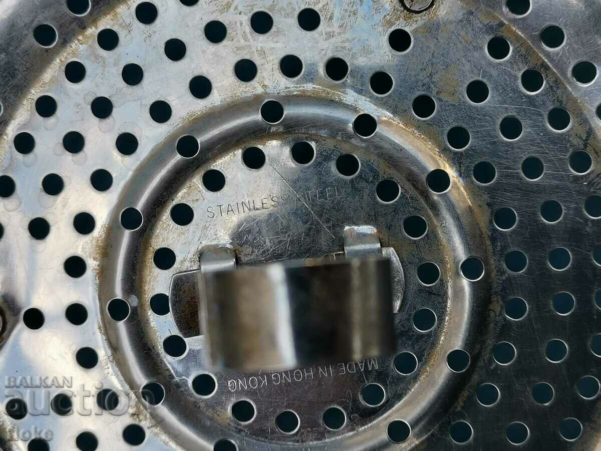 Auction Old metal fruit bowl Auction Old metal fruit bowl