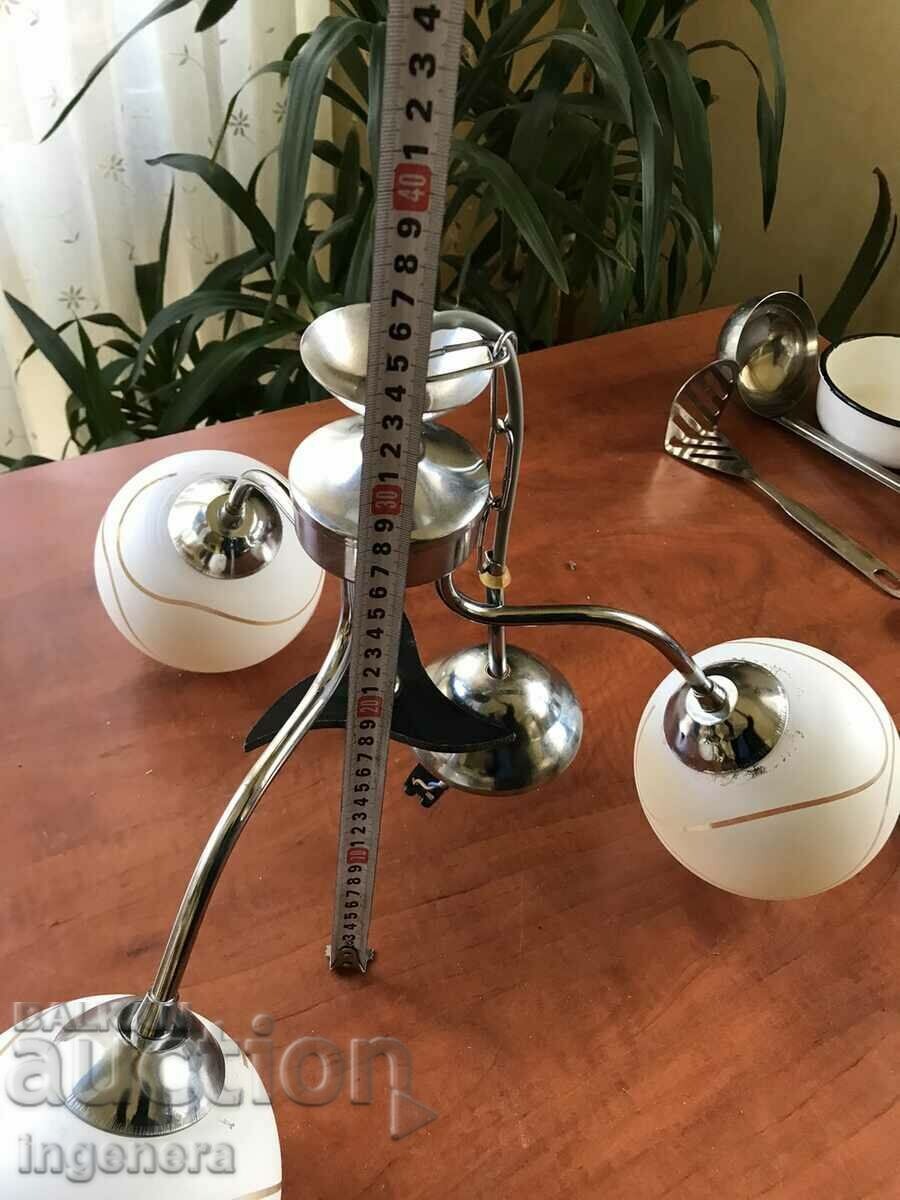 LUSTRAR A 3-A VANZARE cu preț 28.00 BGN | € 14.32