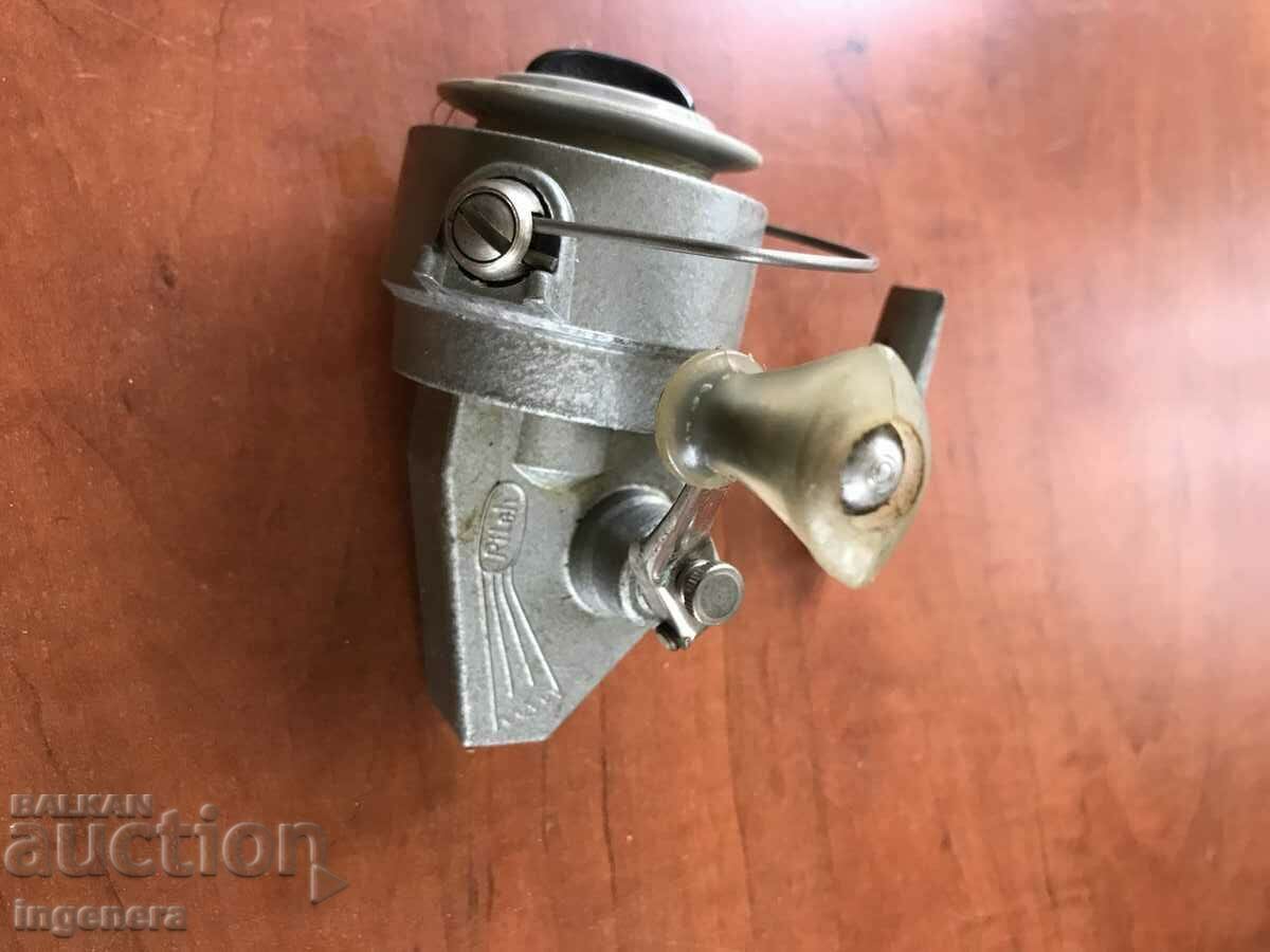 Auction FISHING REEL METAL ANTIQUE COLLECTIBLE - GDR Auction FISHING REEL METAL ANTIQUE COLLECTIBLE - GDR