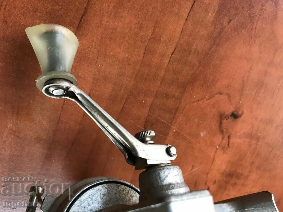 FISHING REEL METAL ANTIQUE COLLECTIBLE - GDR - 6 FISHING REEL METAL ANTIQUE COLLECTIBLE - GDR - 6