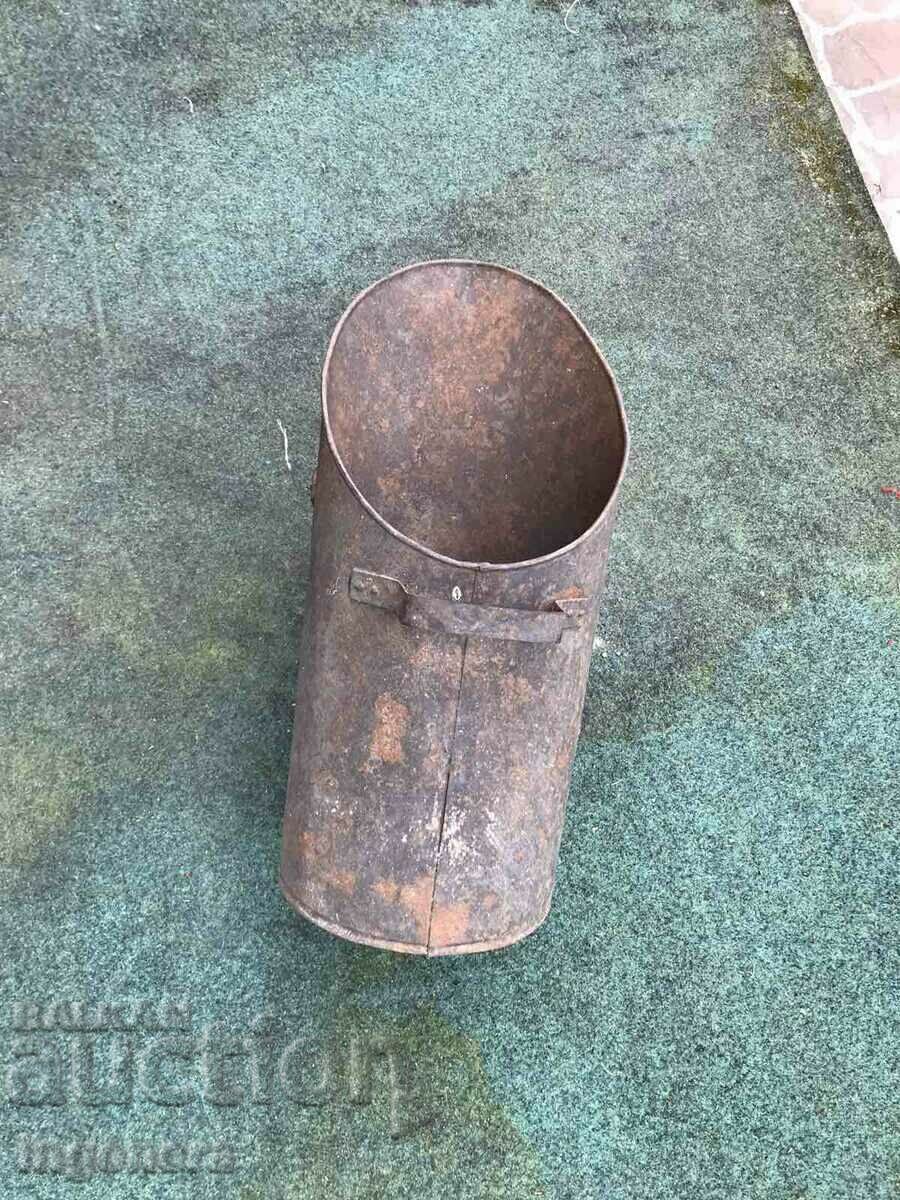 Auction FARAGE GUM COAL POT ANTIQUE METAL Auction FARAGE GUM COAL POT ANTIQUE METAL