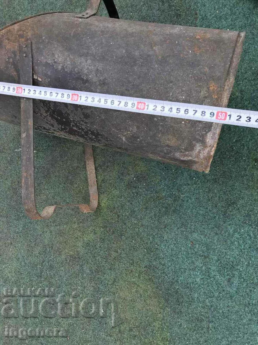 Delivery of FARAGE GUM COAL POT ANTIQUE METAL Delivery of FARAGE GUM COAL POT ANTIQUE METAL