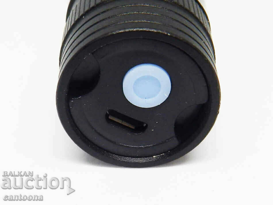 Delivery of T6 LED rechargeable flashlight and work lamp, LED + COB diodes Delivery of T6 LED rechargeable flashlight and work lamp, LED + COB diodes