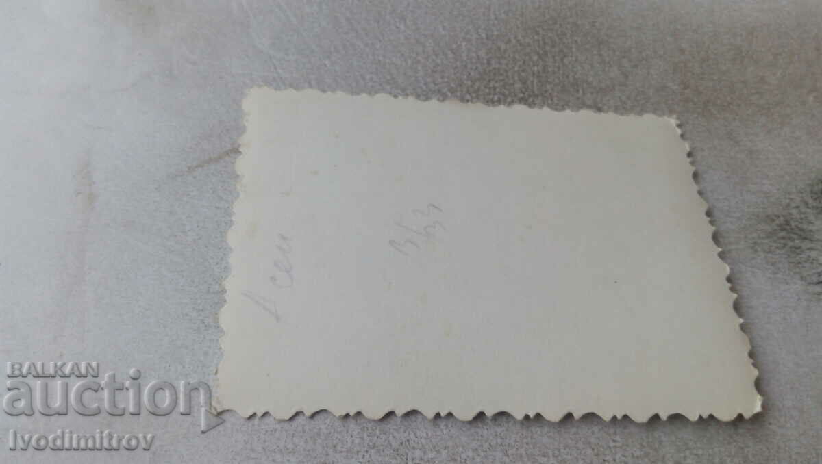 Photo A young man and a girl by a fountain with price 0.75 BGN | € 0.38 Photo A young man and a girl by a fountain with price 0.75 BGN | € 0.38