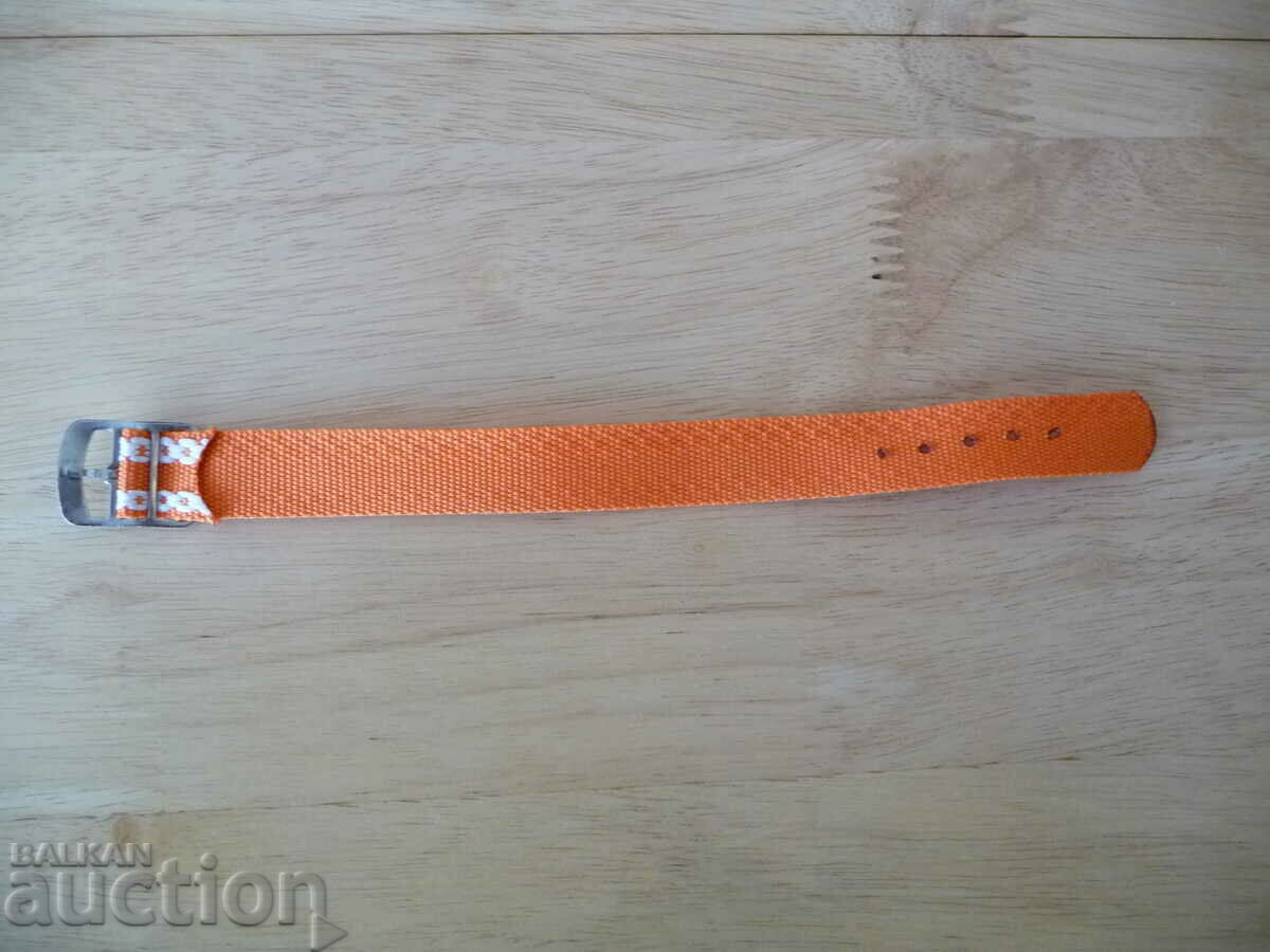 Ρετρό λουράκι ρολογιού πορτοκαλί παλιό νέο ύφασμα με τιμή 8.00 BGN | € 4.09 Ρετρό λουράκι ρολογιού πορτοκαλί παλιό νέο ύφασμα με τιμή 8.00 BGN | € 4.09