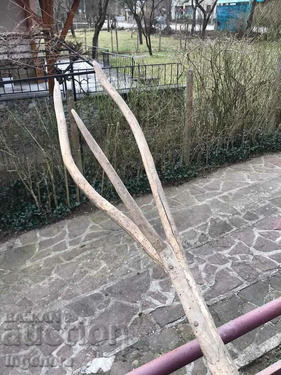 VILLA TRIROGA WOOD ANTIQUE AGRICULTURAL TOOL HAY with price 7.00 BGN | € 3.58 VILLA TRIROGA WOOD ANTIQUE AGRICULTURAL TOOL HAY with price 7.00 BGN | € 3.58