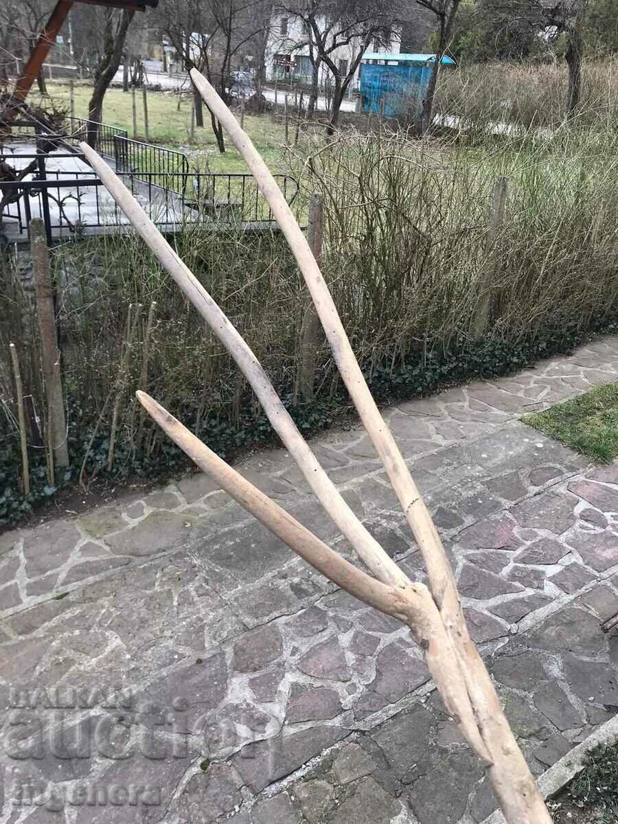 VILLA TRIROGA WOOD ANTIQUE AGRICULTURAL TOOL HAY with price 14.00 BGN | € 7.16 VILLA TRIROGA WOOD ANTIQUE AGRICULTURAL TOOL HAY with price 14.00 BGN | € 7.16