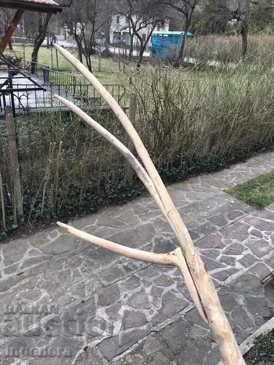 Delivery of VILLA TRIROGA WOOD ANTIQUE AGRICULTURAL TOOL HAY Delivery of VILLA TRIROGA WOOD ANTIQUE AGRICULTURAL TOOL HAY
