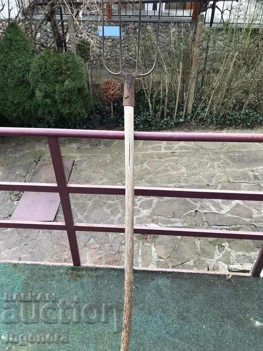 COTTAGE METAL AGRICULTURAL TOOL MARKED - 5 COTTAGE METAL AGRICULTURAL TOOL MARKED - 5