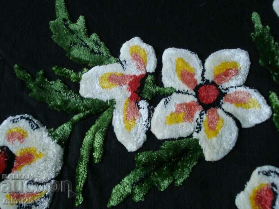 Auction Old cushion cover with faded embroidery Auction Old cushion cover with faded embroidery