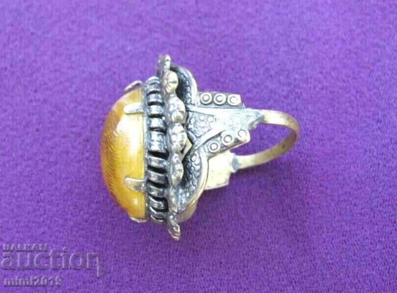 Δημοπρασία Δαχτυλίδι γριάς με κεχριμπάρι Δημοπρασία Δαχτυλίδι γριάς με κεχριμπάρι