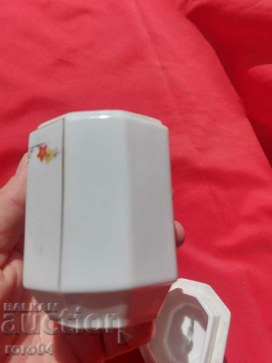 Livrarea PORCELAN - REGATUL BULGARII Livrarea PORCELAN - REGATUL BULGARII