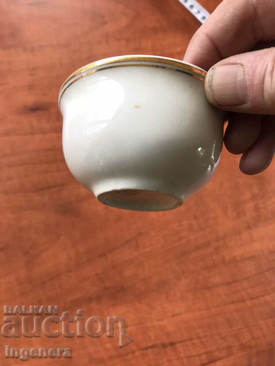 Auction  PORCELAIN COLLECTION MUG