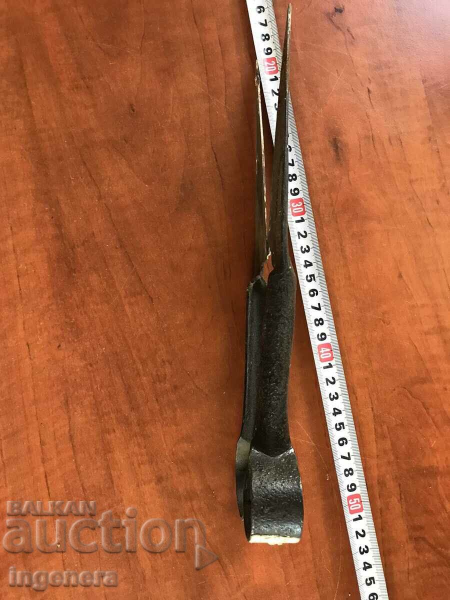 Delivery of SCISSORS OLD FORGED SHEEP CUTTING TOOL Delivery of SCISSORS OLD FORGED SHEEP CUTTING TOOL