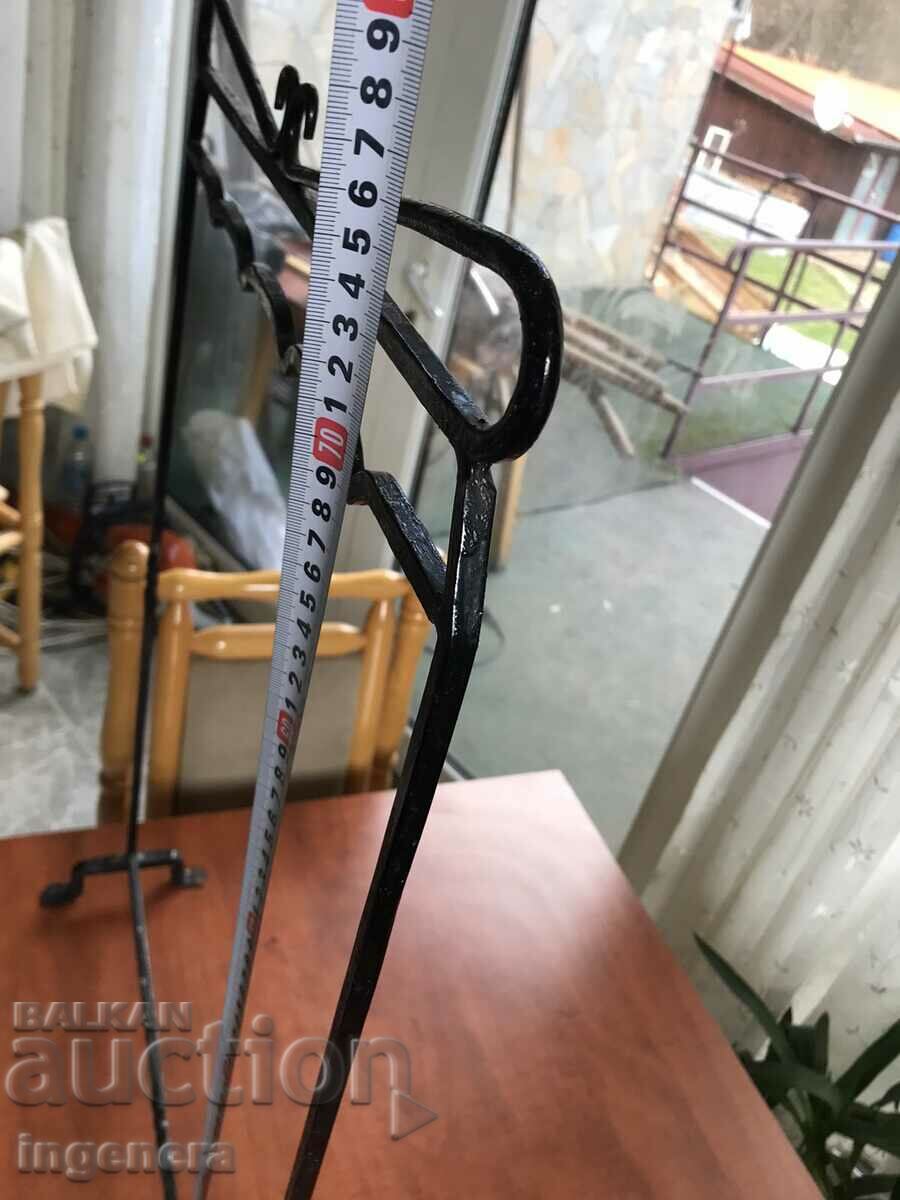 Auction STAND FOR STEAM STEERING IRON Auction STAND FOR STEAM STEERING IRON