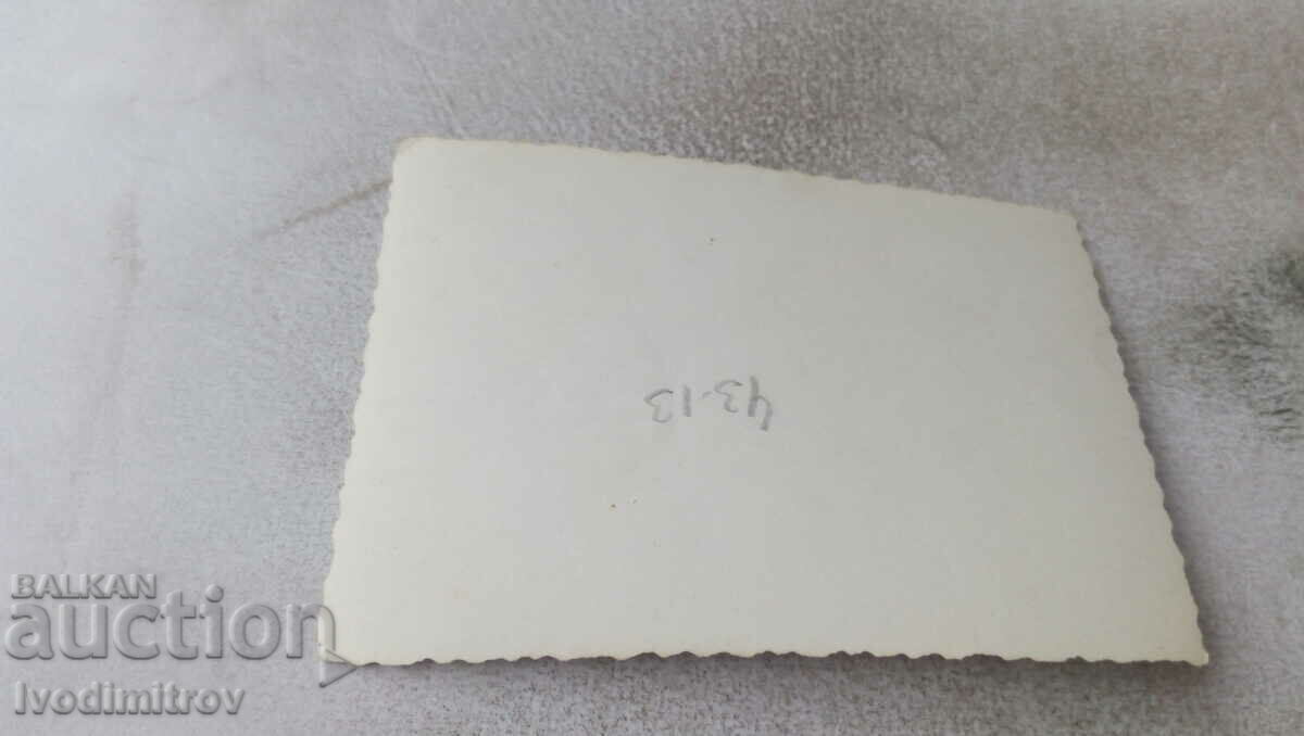 Φωτογραφία Άνδρες γυναίκες στα βουνά με τιμή 0.75 BGN | € 0.38 Φωτογραφία Άνδρες γυναίκες στα βουνά με τιμή 0.75 BGN | € 0.38