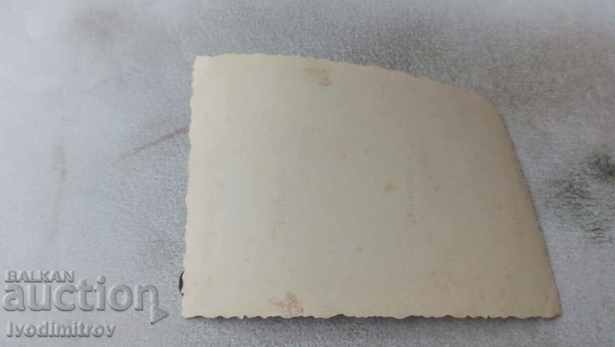 Photo Three young girls by a fountain with price 0.85 BGN | € 0.43 Photo Three young girls by a fountain with price 0.85 BGN | € 0.43