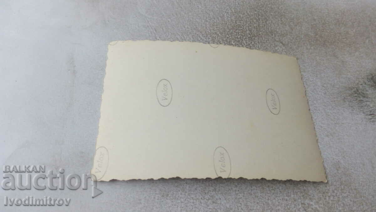 Foto Bărbați, femei și copii cu preț € 0.38 | 0.74 BGN