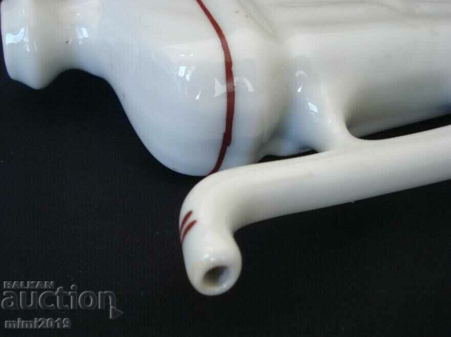 Auction Old porcelain hutch Auction Old porcelain hutch