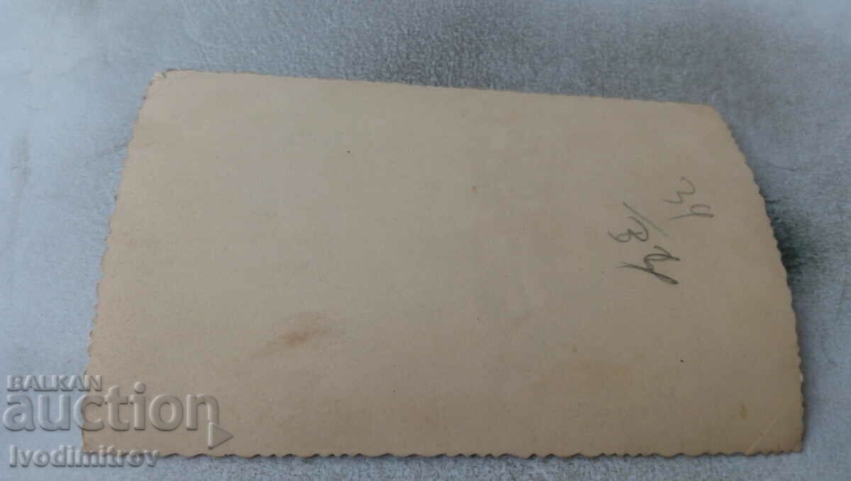 Photo Two men and four women with price 0.85 BGN | € 0.43 Photo Two men and four women with price 0.85 BGN | € 0.43