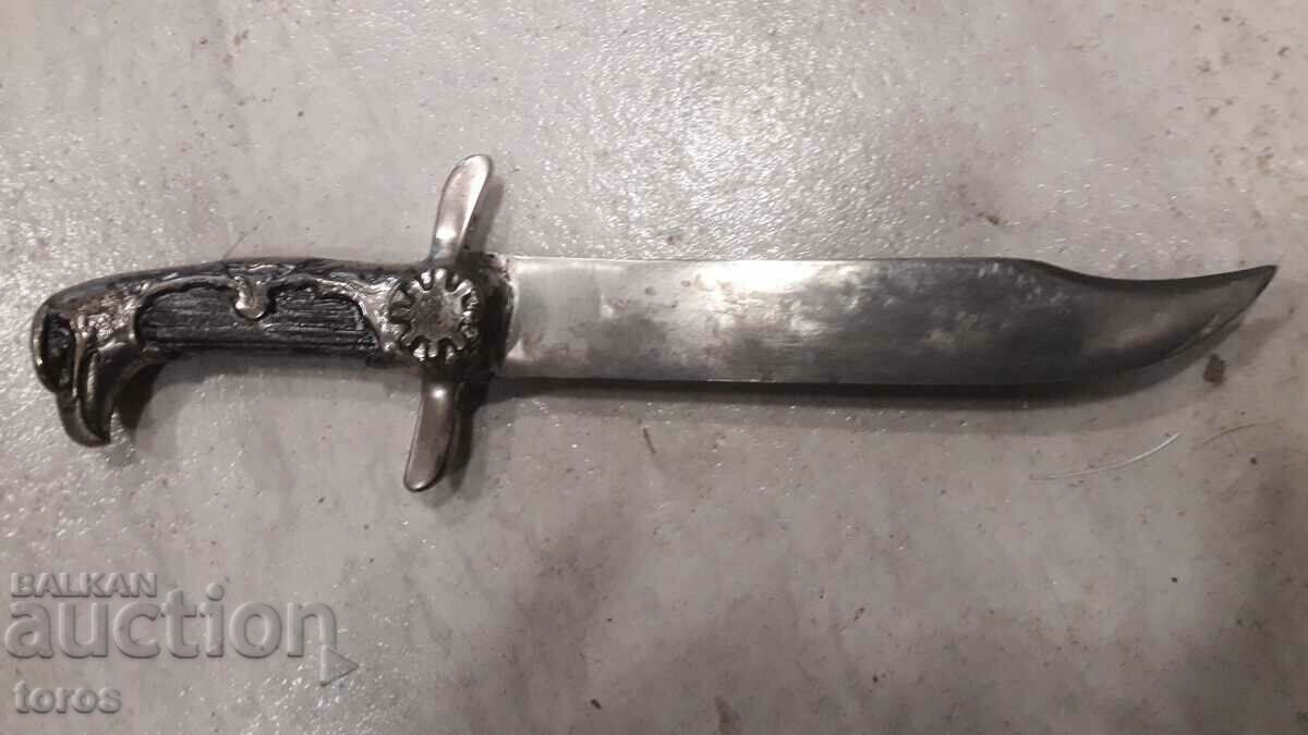 Knife with a pilot's box type handle, dagger, dagger, blade