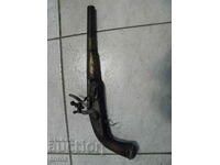 Pistol cu cremene, pistol, armă