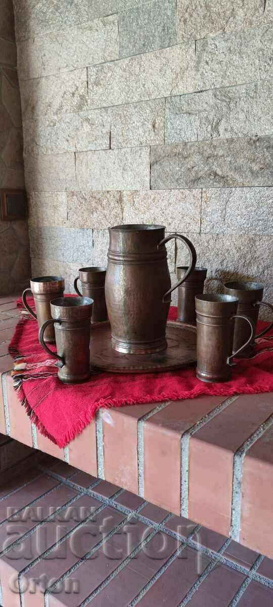 Serviciu de vin de cupru forjat de modă veche cu preț 449.00 BGN | € 229.57 Serviciu de vin de cupru forjat de modă veche cu preț 449.00 BGN | € 229.57