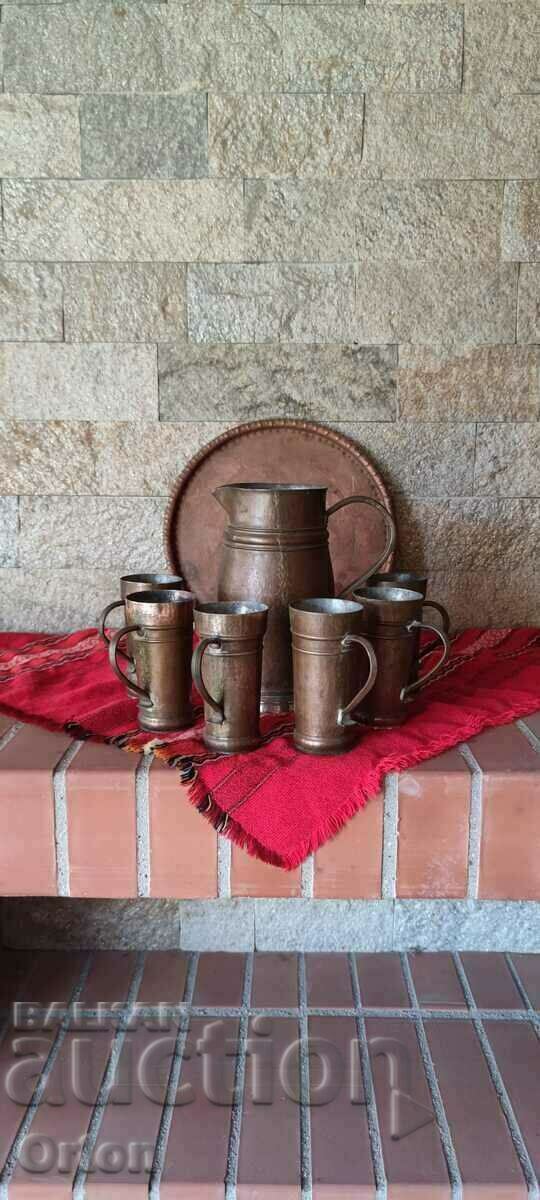 Licitație Serviciu de vin de cupru forjat de modă veche Licitație Serviciu de vin de cupru forjat de modă veche