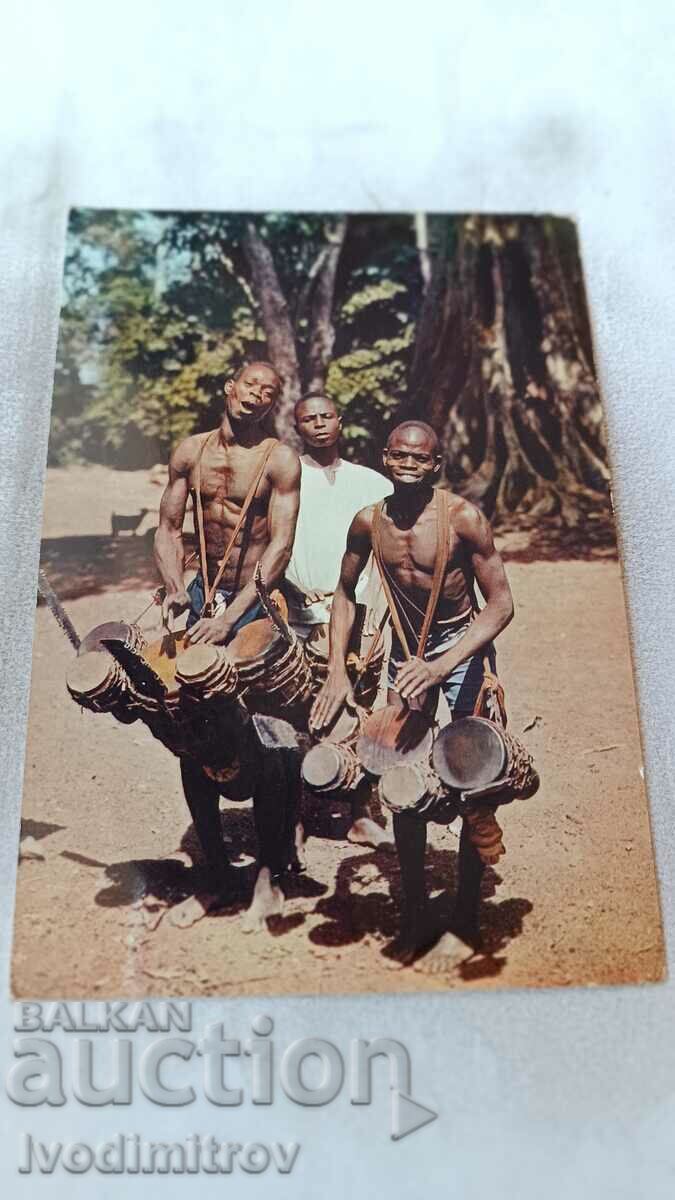 Καρτ ποστάλ Αφρική σε εικόνες Tam-Tam Performance