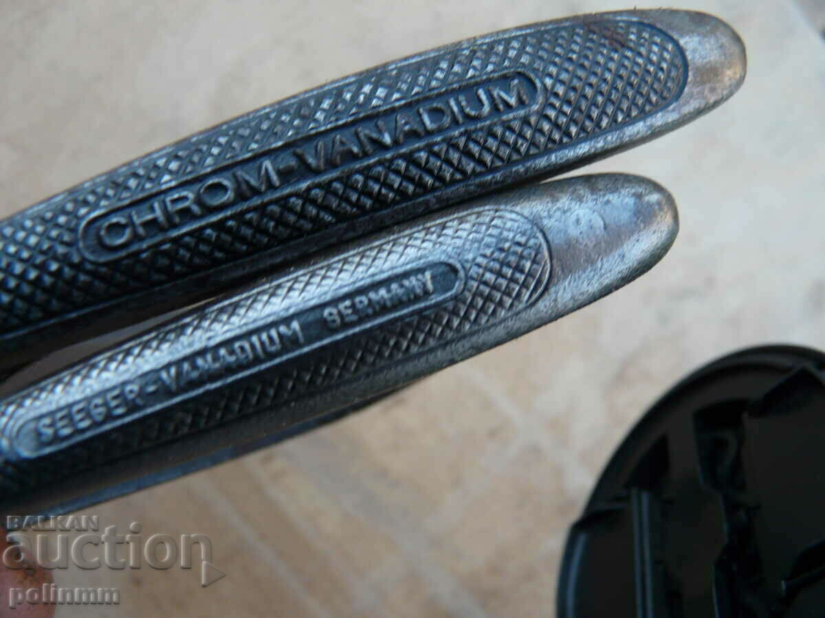 Old German Zeger pliers 2 pieces with price 30.00 BGN | € 15.34 Old German Zeger pliers 2 pieces with price 30.00 BGN | € 15.34