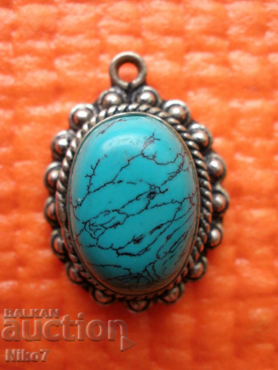 Ασημένιο, παλιό μενταγιόν με πέτρα. με τιμή € 12.99 | 25.41 BGN