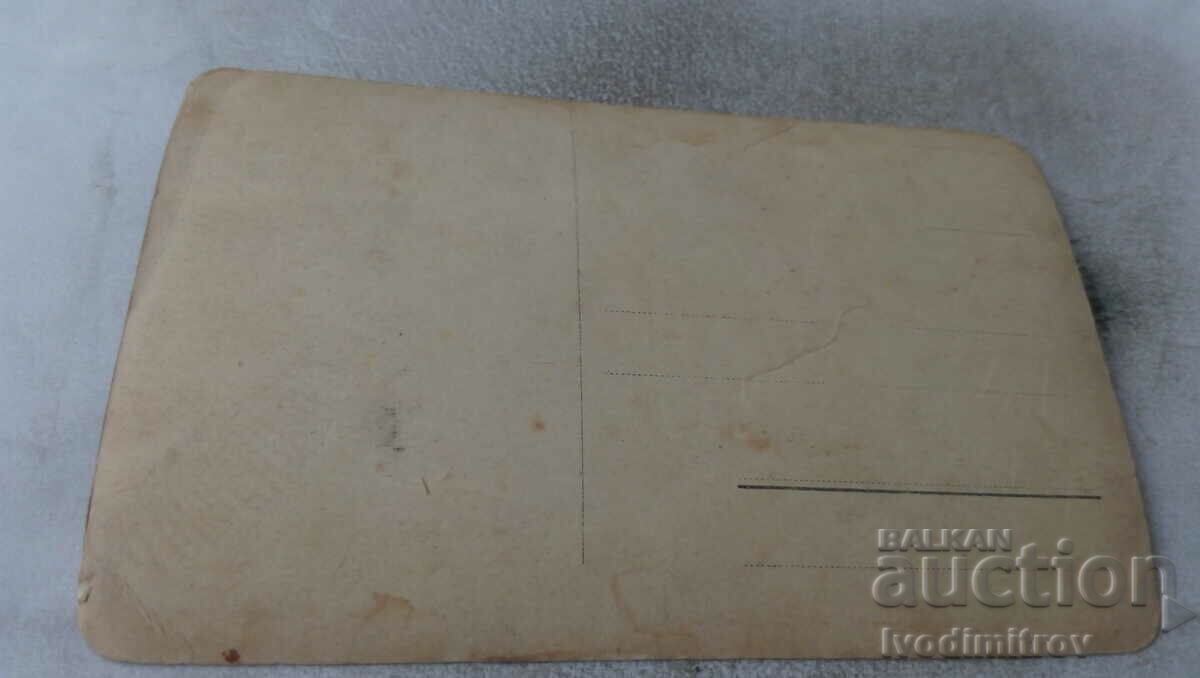 Photo Four young girls at a fountain with price 1.85 BGN | € 0.95 Photo Four young girls at a fountain with price 1.85 BGN | € 0.95