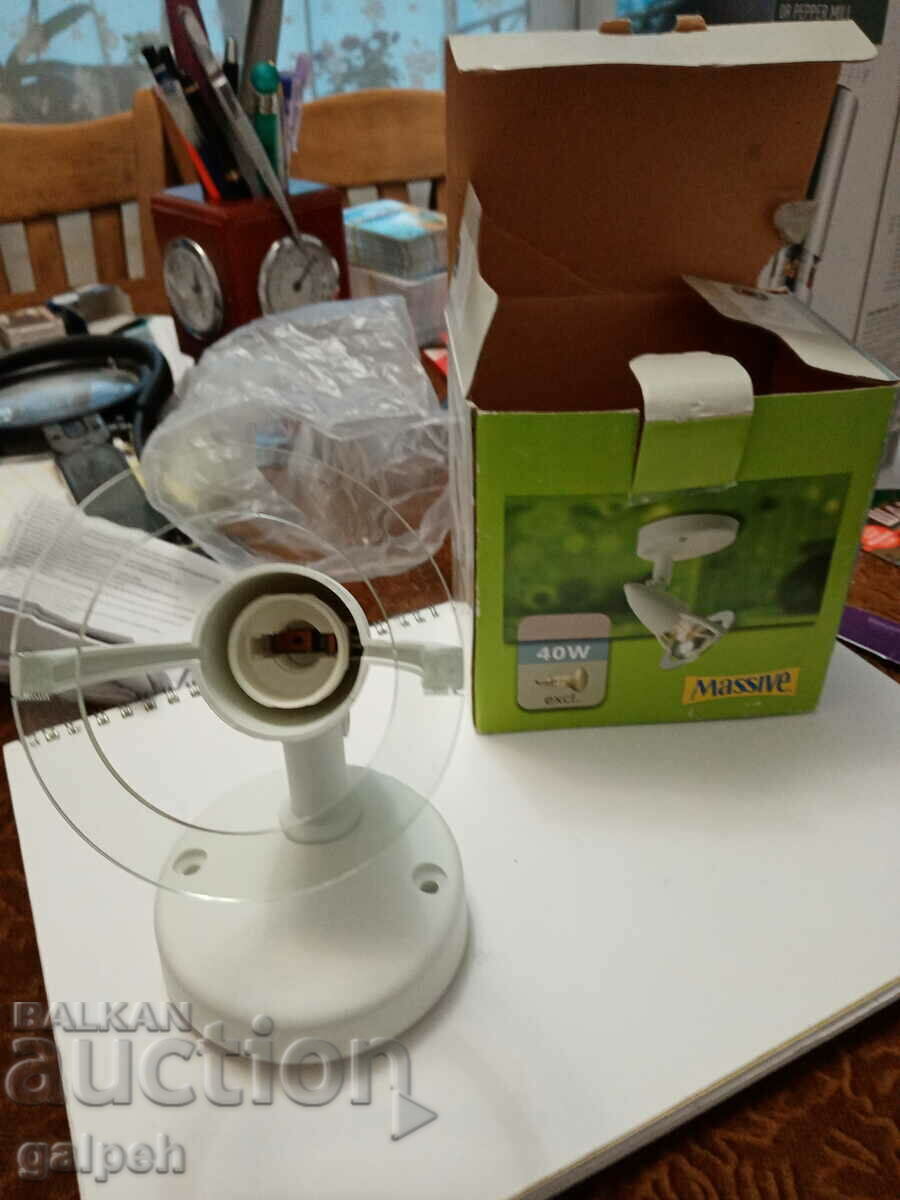 LAMPĂ DE PERTE/PODEA - cu preț 10.00 BGN | € 5.11