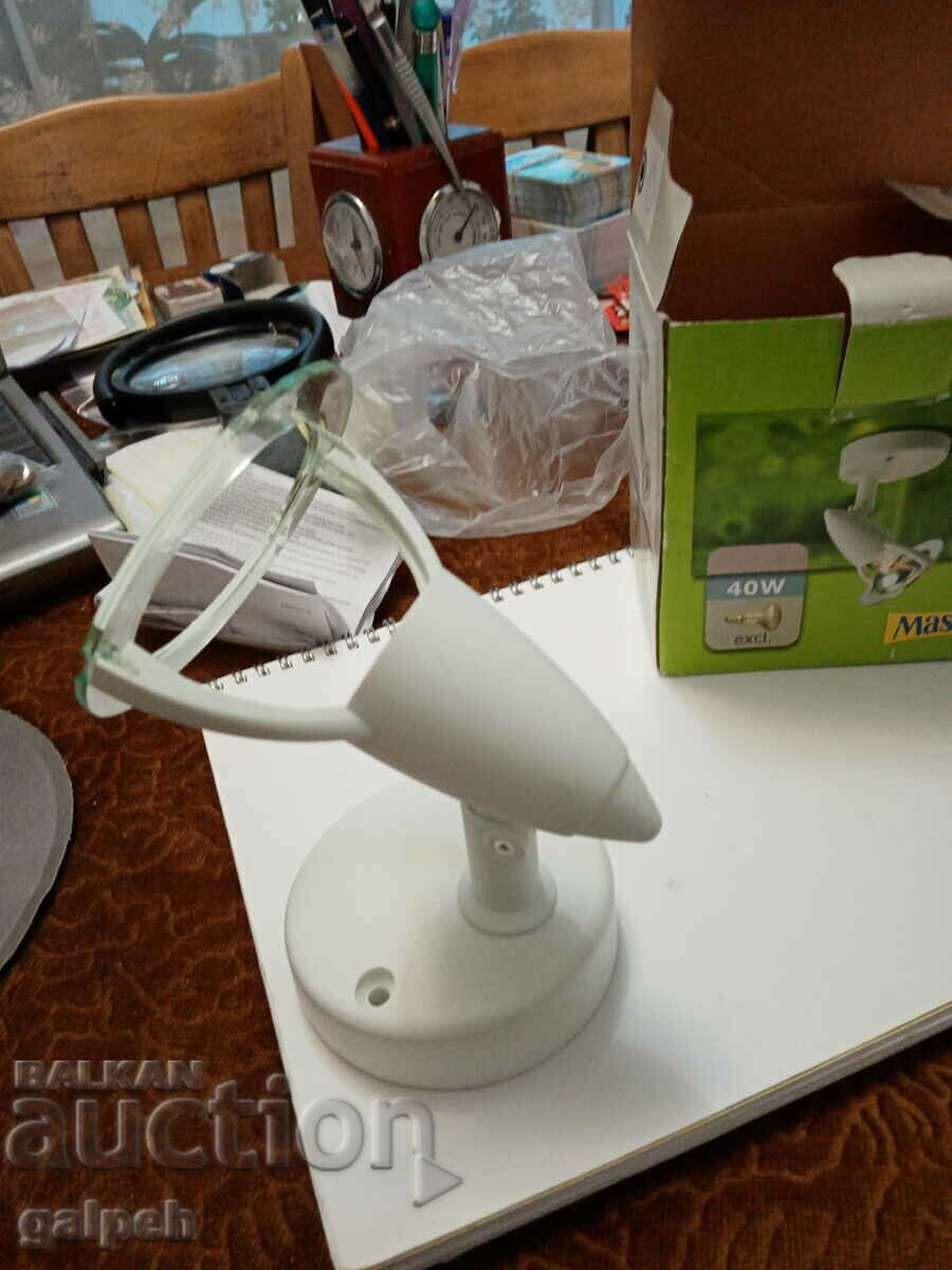 Licitație LAMPĂ DE PERTE/PODEA -