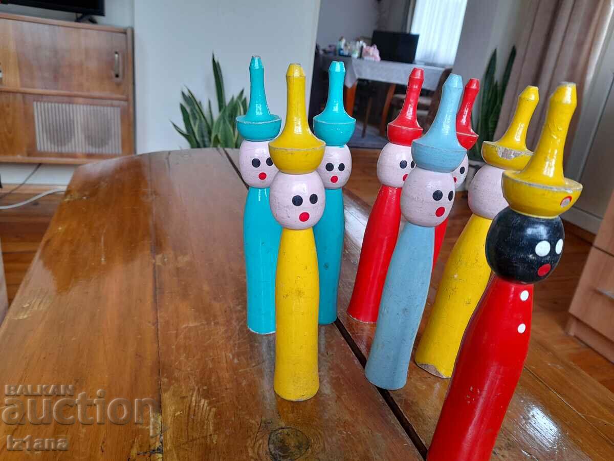 Old wooden figurines, skittles with price 50.00 BGN | € 25.56 Old wooden figurines, skittles with price 50.00 BGN | € 25.56